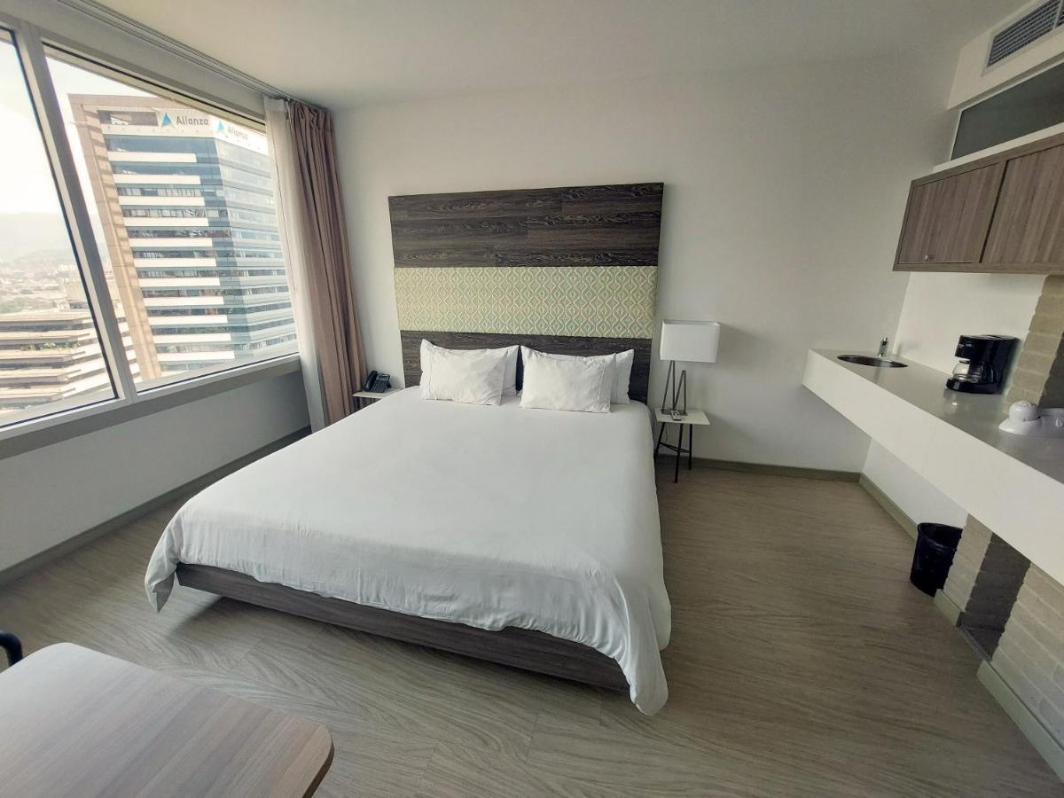 V Grand Hotel, A Member Of Radisson Individuals Medellin Luaran gambar