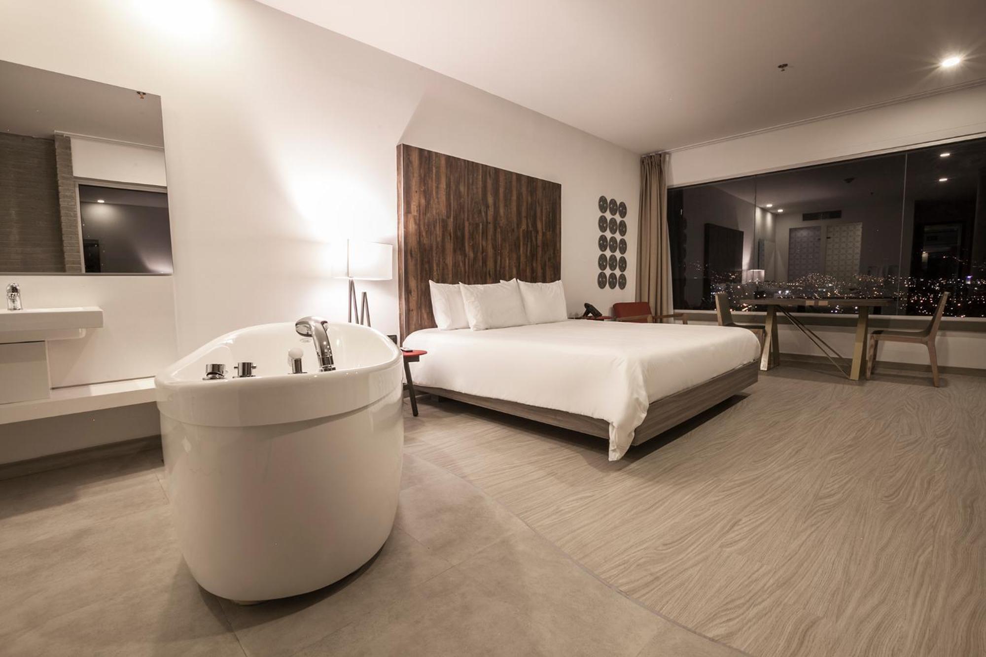 V Grand Hotel, A Member Of Radisson Individuals Medellin Luaran gambar