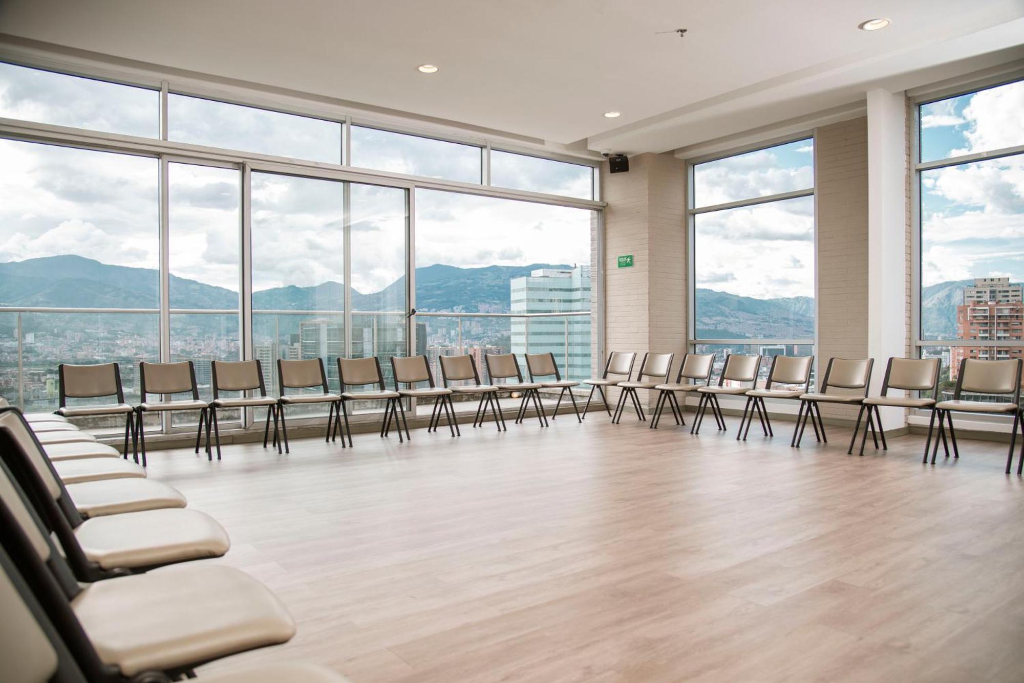V Grand Hotel, A Member Of Radisson Individuals Medellin Luaran gambar